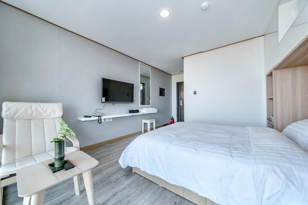 Go To Bed Resort Seogwipo Dış mekan fotoğraf